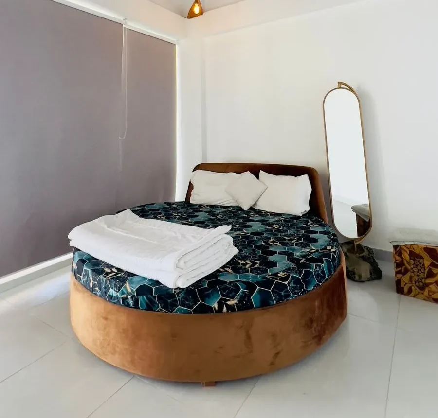 Executive Gidan (AC)